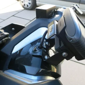 Zumo 595 with BMW Mount and Zumo Lock